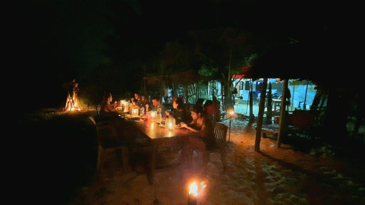 Kusuma'S Lazy Left Midigama East Exterior foto