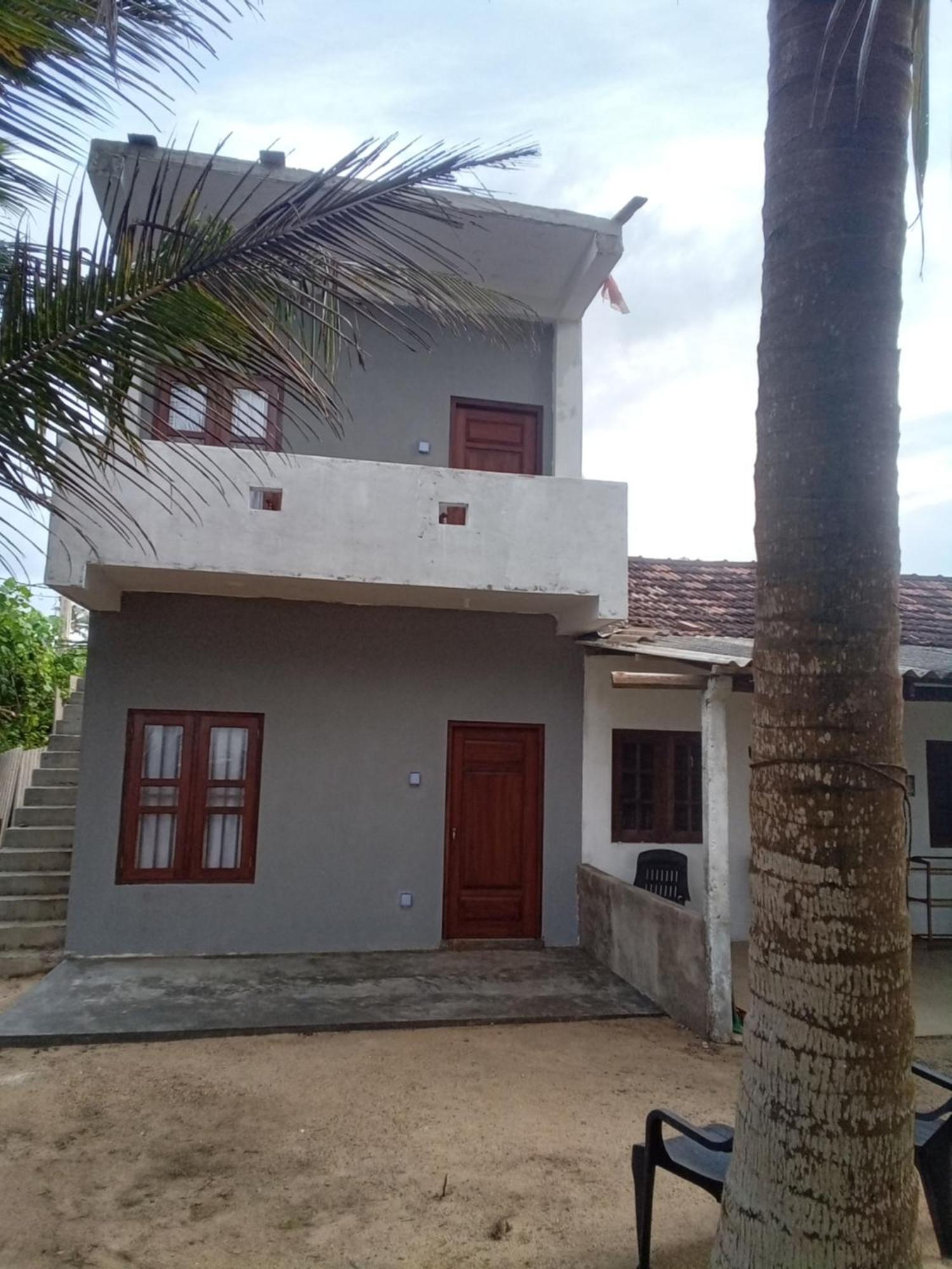 Kusuma'S Lazy Left Midigama East Exterior foto
